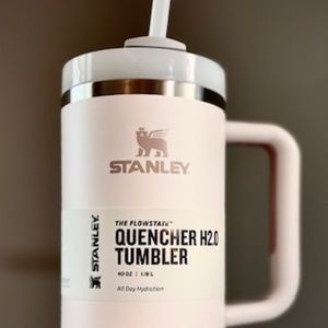 Stanley Rose Quartz Quencher H2.O Flowstate Tumbler 40oz